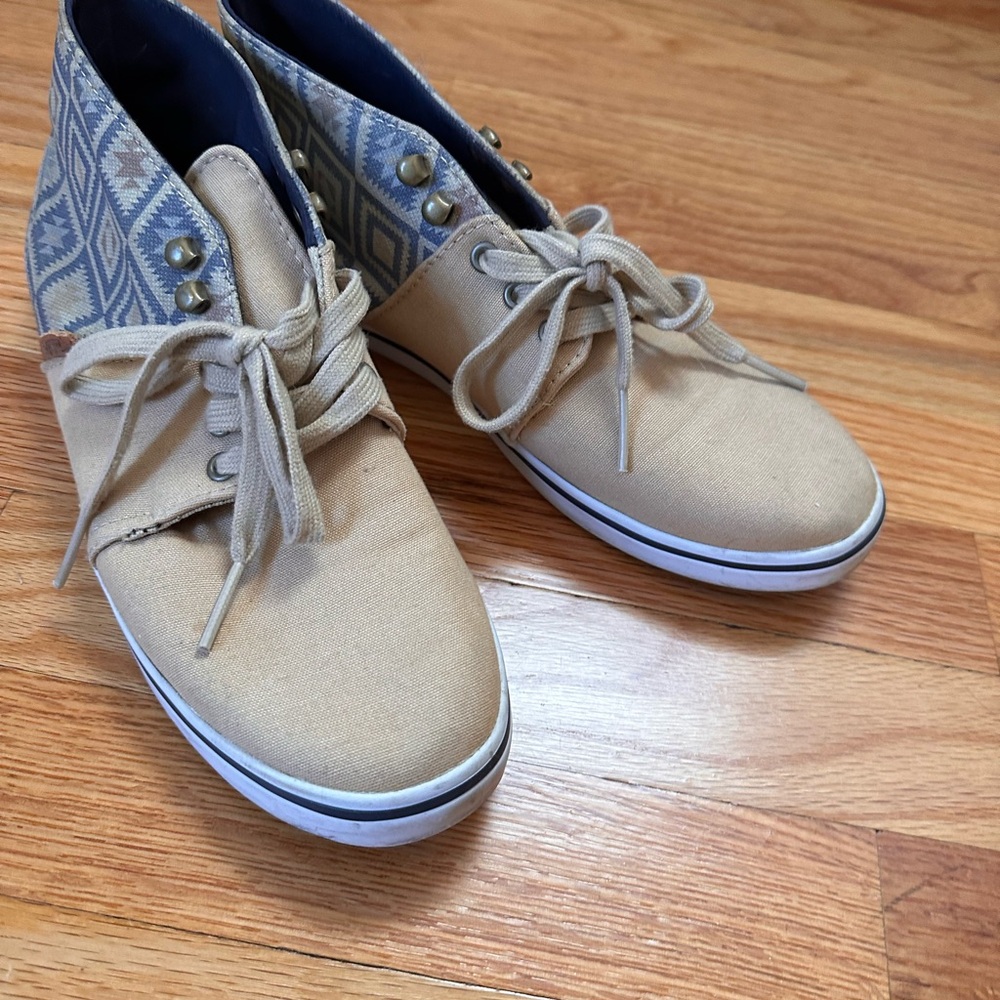 Tan and Blue Patterned Sneakers